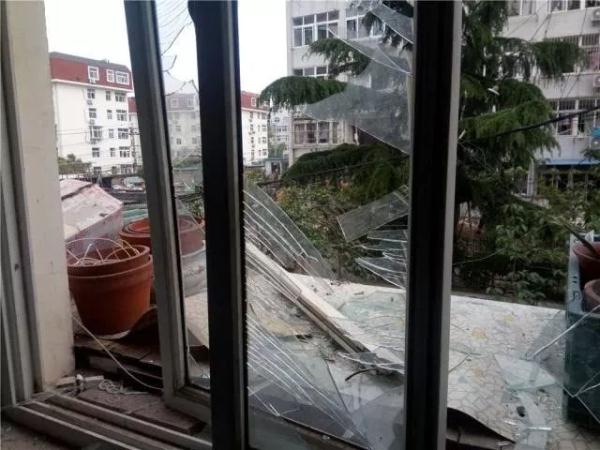 突發(fā)！青島一居民樓發(fā)生爆燃！已造1人死亡，7人受傷！3公里外有震感…
