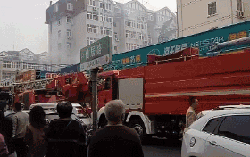 突發(fā)！青島一居民樓發(fā)生爆燃！已造1人死亡，7人受傷！3公里外有震感…