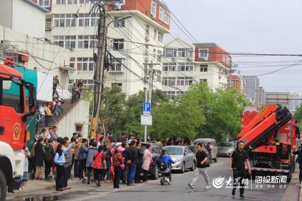 突發(fā)！青島一居民樓發(fā)生爆燃！已造1人死亡，7人受傷！3公里外有震感…